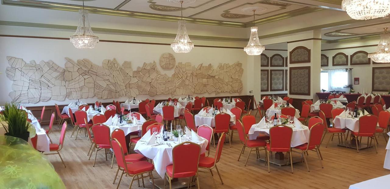 Hotel Drei Schwanen - Ristorante Due Fratelli Hohenstein-Ernstthal Exteriör bild